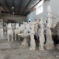 "کارخانه رولند: مجسمه‌های فایبرگلاس و رزین با کیفیت برتر"