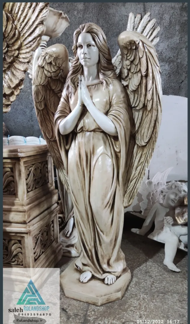 آسمانی فراتر: "مجسمه فایبرگلاس فرشته با زیبایی و دوام"
