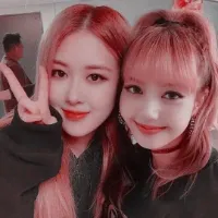 𝐸𝐿𝐻𝒜𝑀