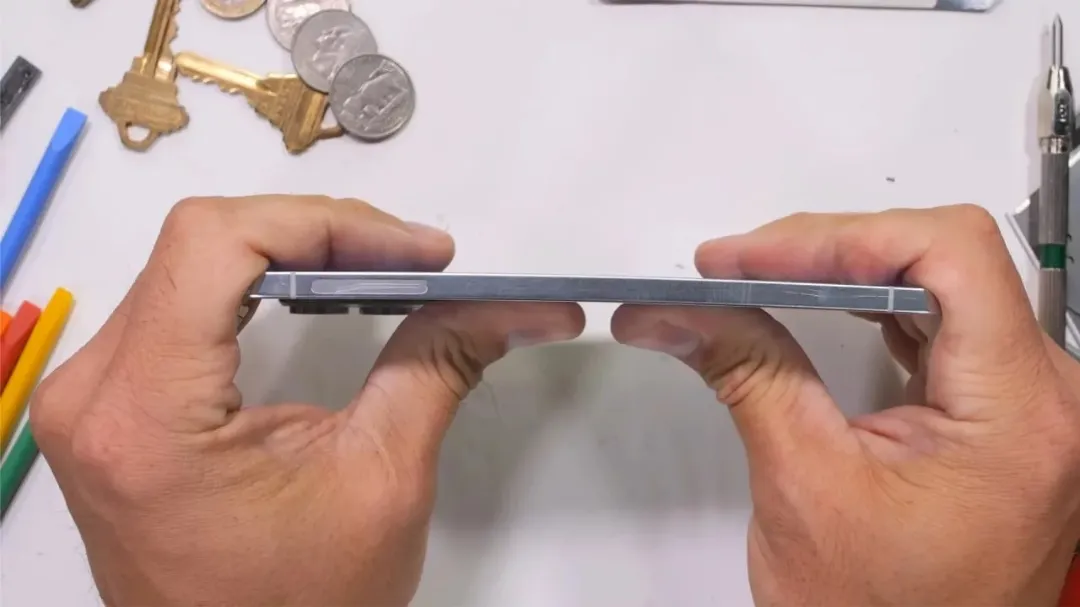 تست مقاومت گلکسی S25 Edge - باریک و مقاوم
