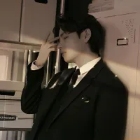 𝐸𝐿𝐻𝒜𝑀