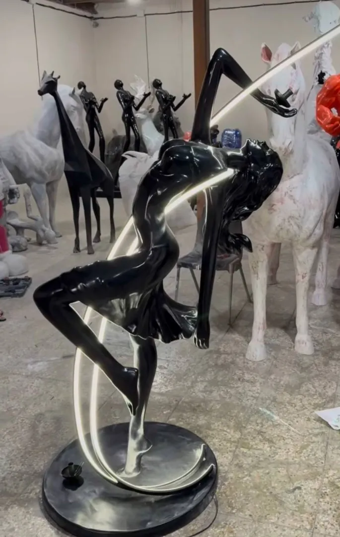 مجسمه فرشته روشنایی و رقاصه فایبرگلاس زیبا